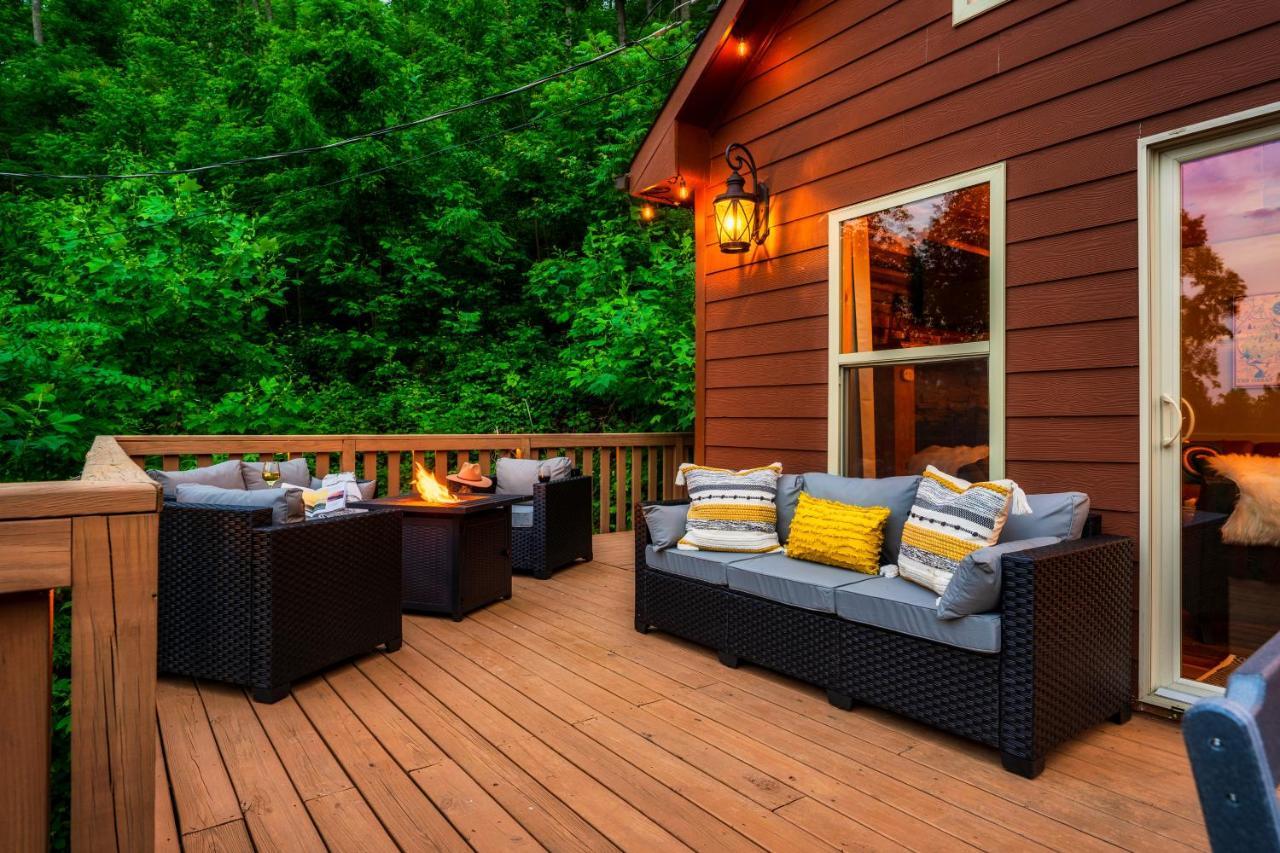 Mountainside - New Luxury Cabin-Fire Table-Hot Tub-3 Pools-Ps5-Bears ガトリンバーグ エクステリア 写真