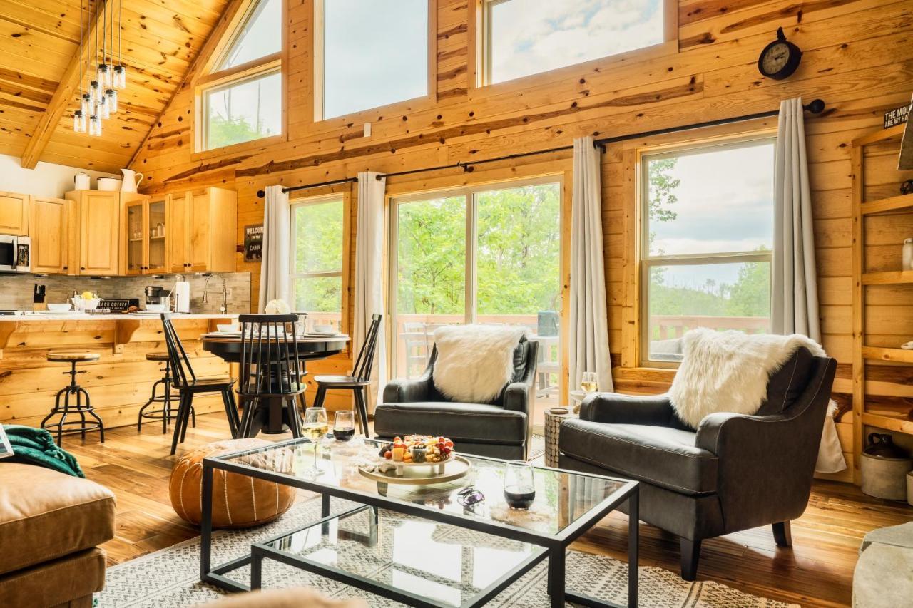 Mountainside - New Luxury Cabin-Fire Table-Hot Tub-3 Pools-Ps5-Bears ガトリンバーグ エクステリア 写真