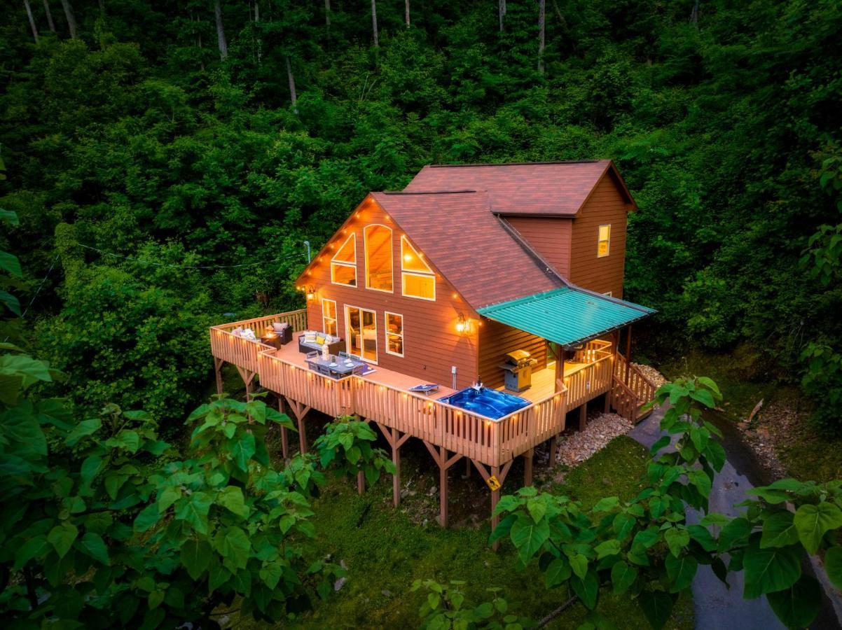 Mountainside - New Luxury Cabin-Fire Table-Hot Tub-3 Pools-Ps5-Bears ガトリンバーグ エクステリア 写真