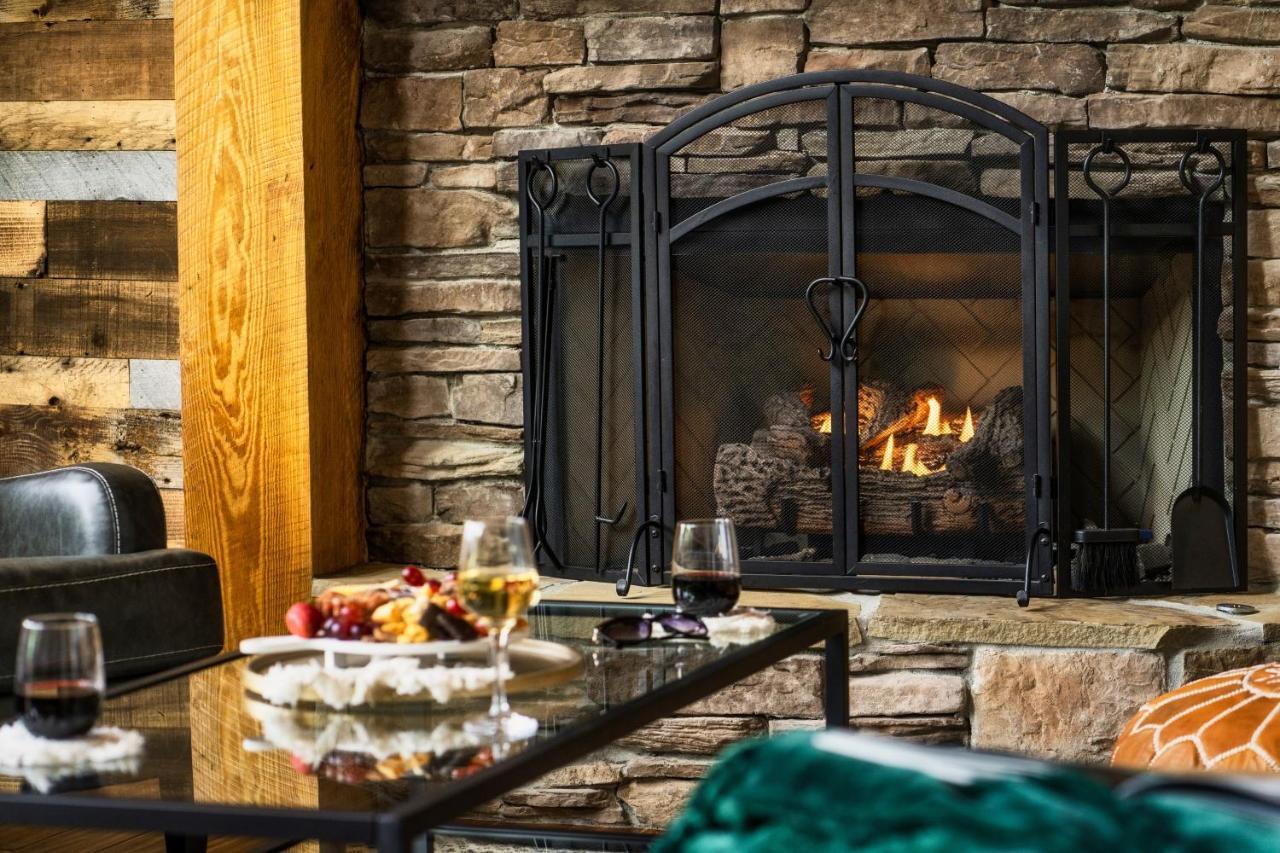 Mountainside - New Luxury Cabin-Fire Table-Hot Tub-3 Pools-Ps5-Bears ガトリンバーグ エクステリア 写真